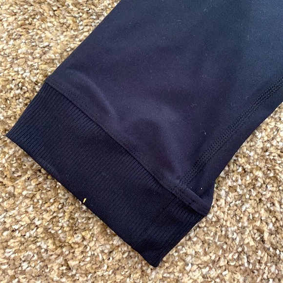 Nike Dri-Fit black M crop leggings - Picture 3 of 4